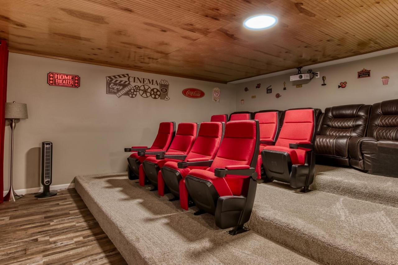 Fun & Games By Honeybearcabins 2Br/1Ba Sleeps 7 Севьервилл Экстерьер фото