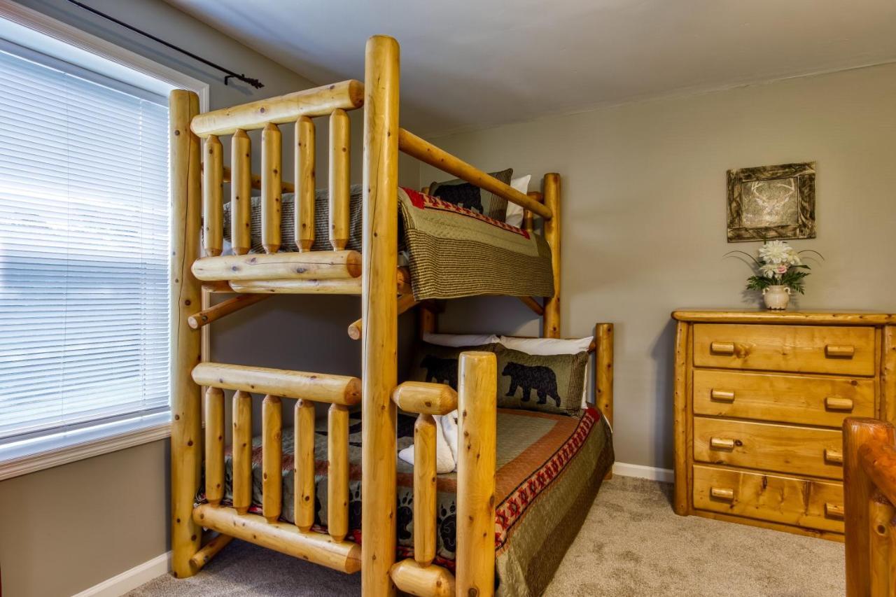 Fun & Games By Honeybearcabins 2Br/1Ba Sleeps 7 Севьервилл Экстерьер фото
