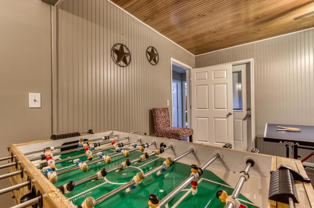 Fun & Games By Honeybearcabins 2Br/1Ba Sleeps 7 Севьервилл Экстерьер фото