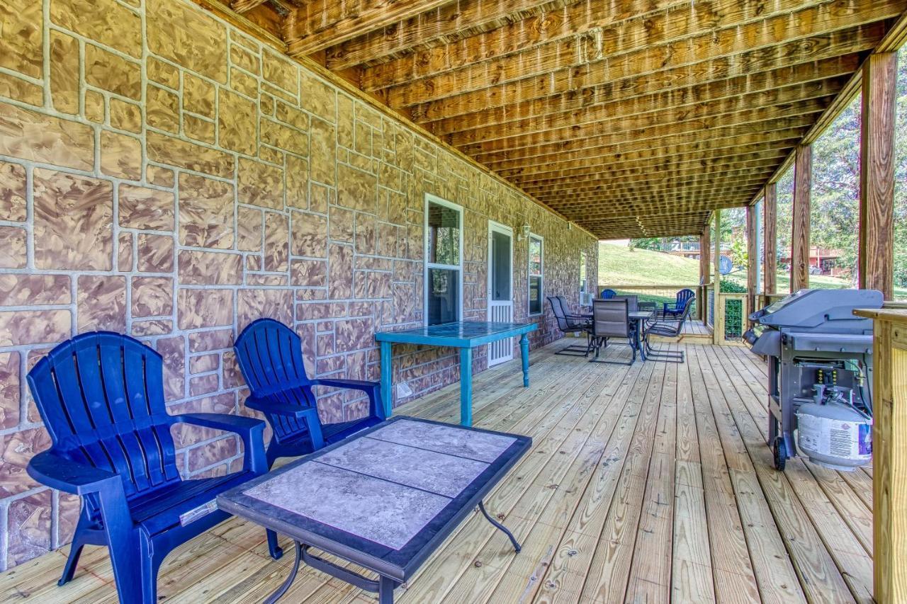 Fun & Games By Honeybearcabins 2Br/1Ba Sleeps 7 Севьервилл Экстерьер фото
