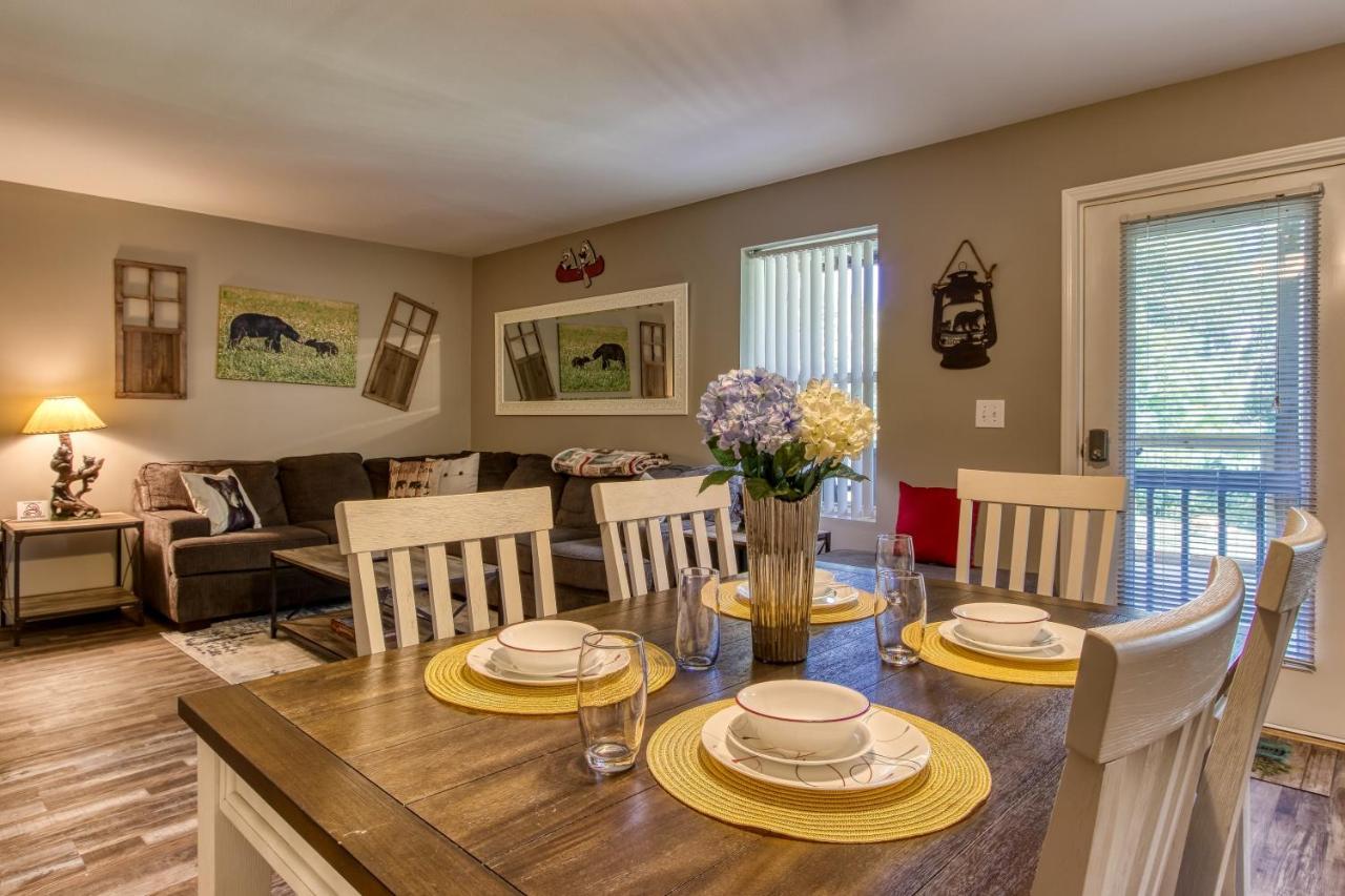 Fun & Games By Honeybearcabins 2Br/1Ba Sleeps 7 Севьервилл Экстерьер фото